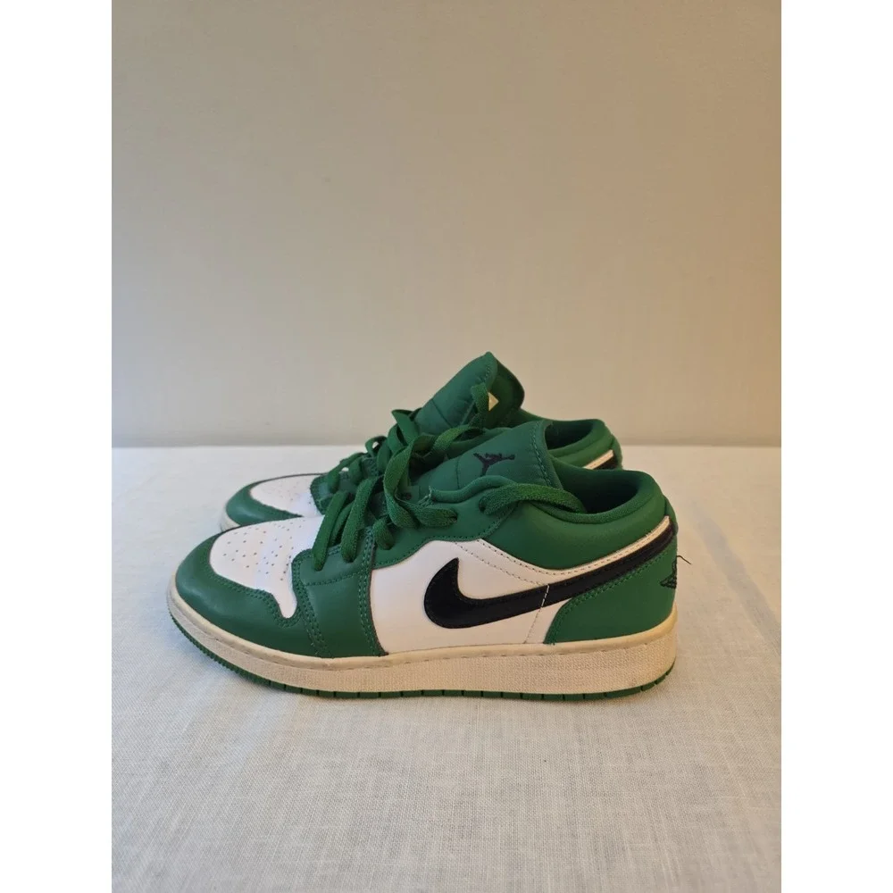 Nike Air Jordan 1 Low Pine Green 553560-301 Black White Green Size 5.5 YOUTH